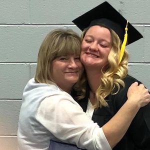 Meet your Posher, Lauri